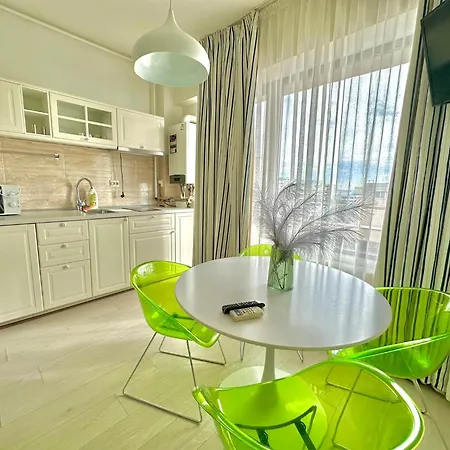 Acqua Blue Summerland * Mamaia
