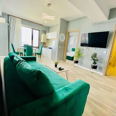 Acqua Blue Summerland Apartment *